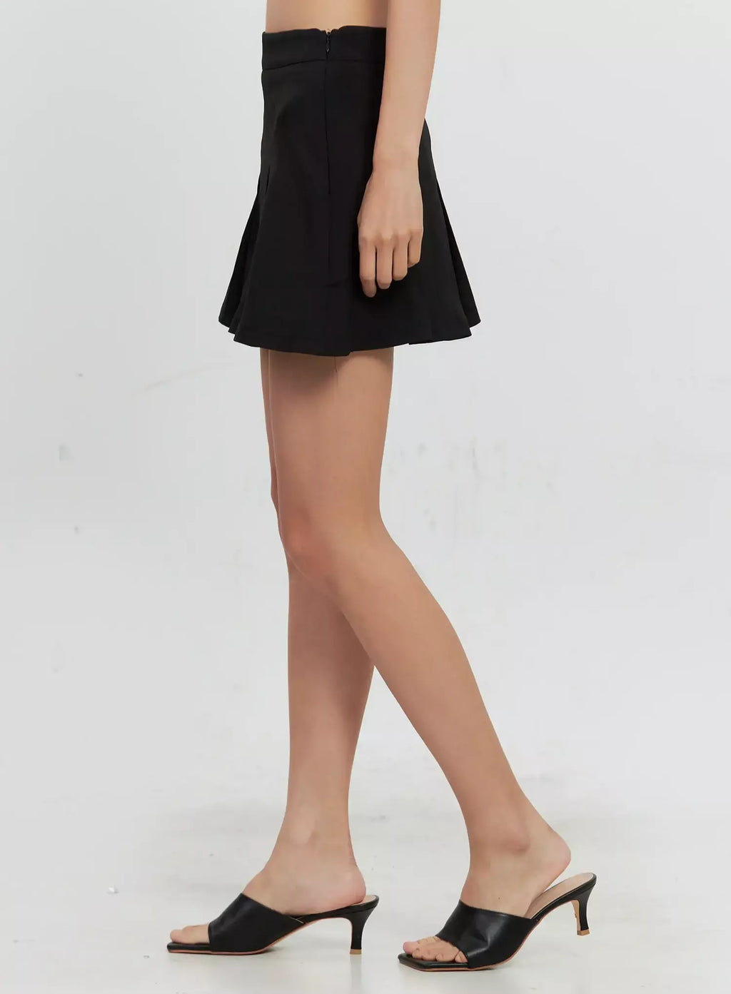 Classic Pleated Skirt IL528