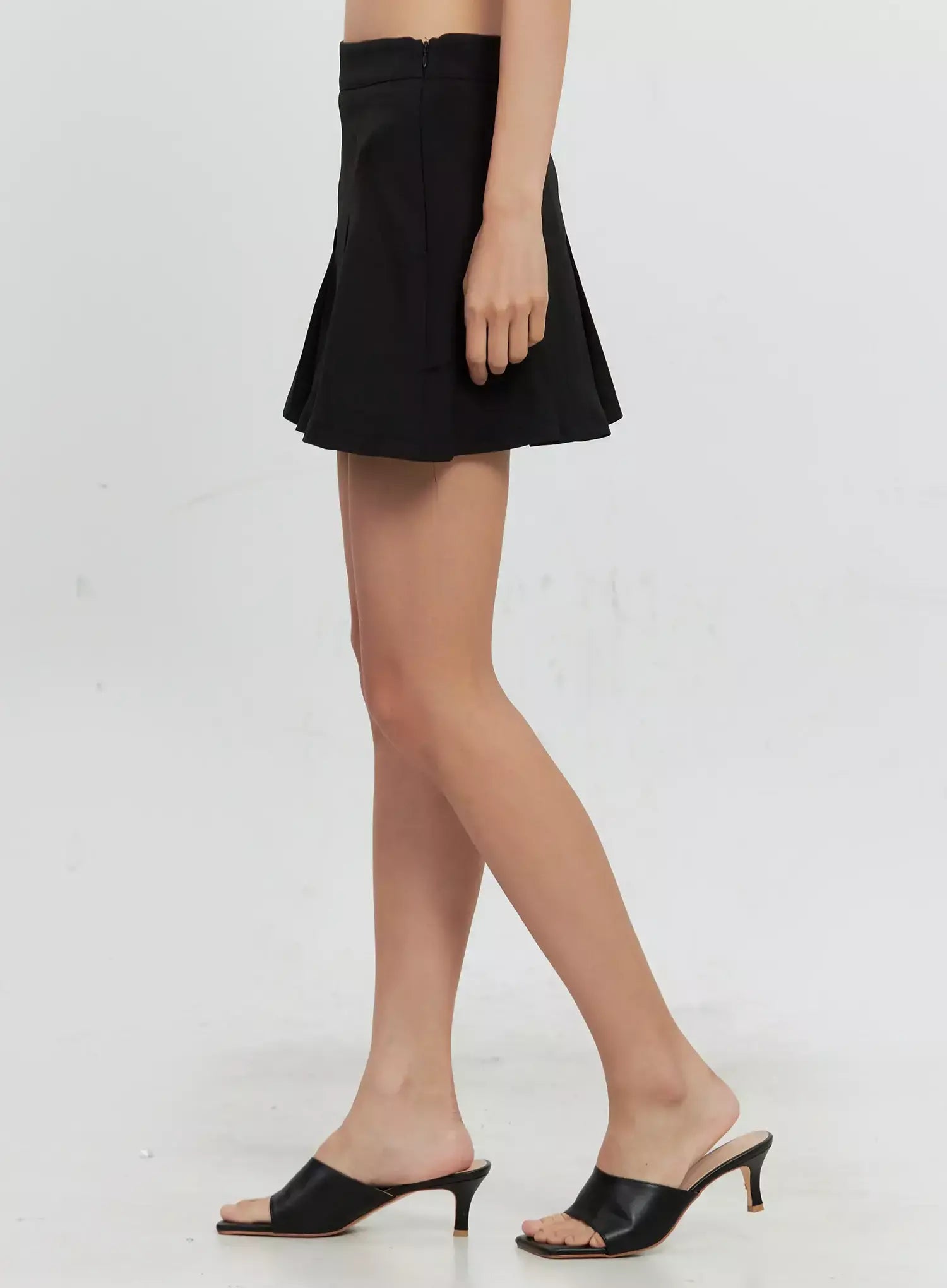 Classic Pleated Skirt IL528