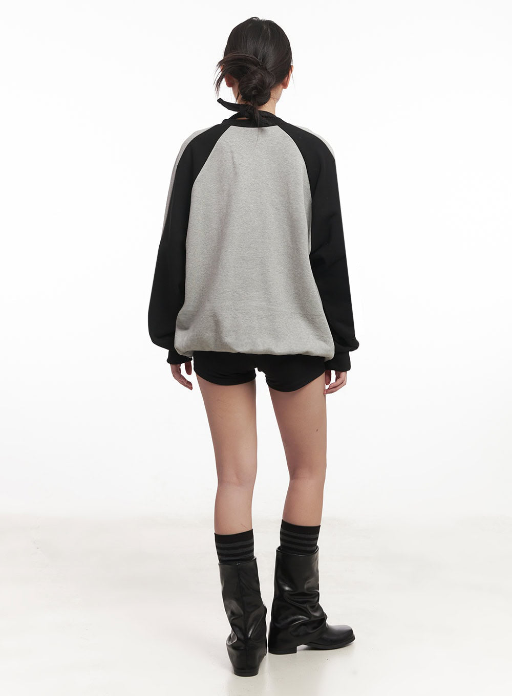 Graphic V-Neck Oversize Sweatshirt IM528