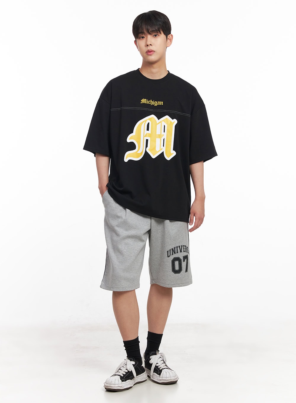 Men's Striped Wide-Fit Sweatshorts IY520