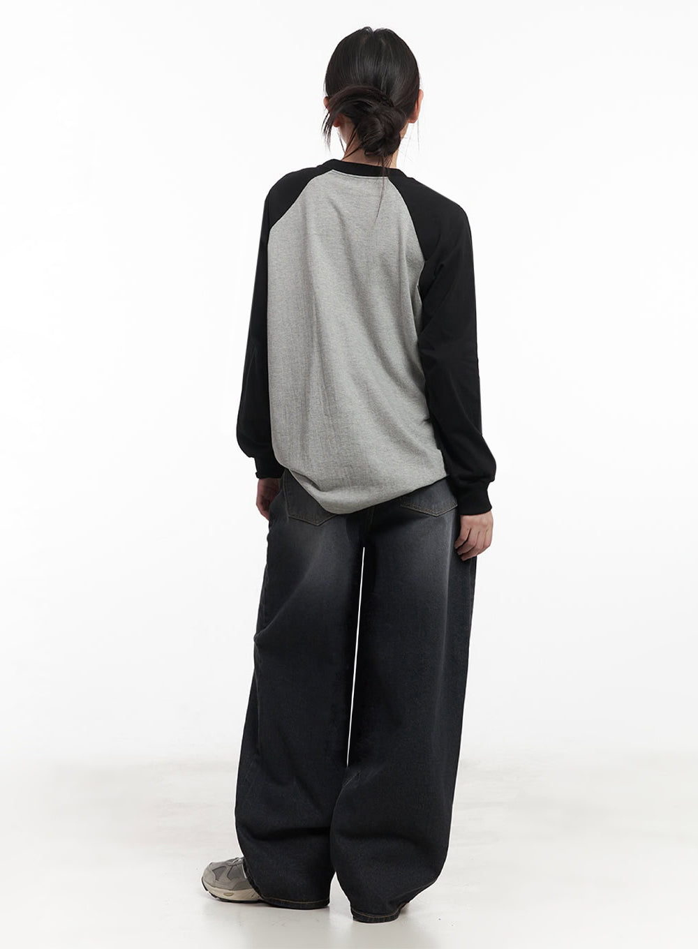 24 Graphic Long-Sleeve T-Shirt IM528