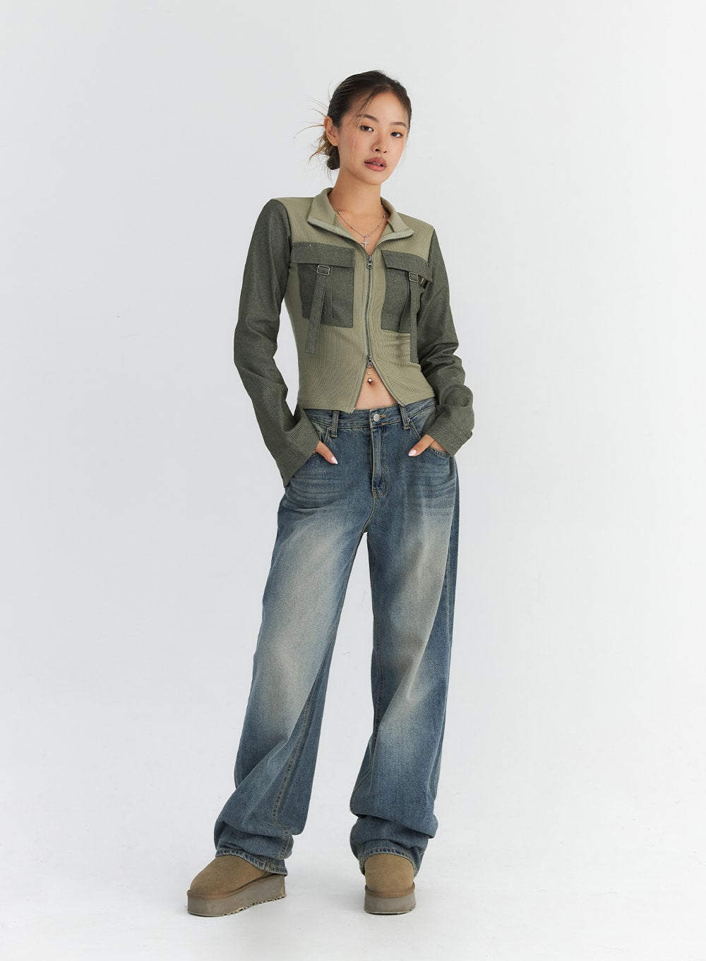 Wide-Fit Washed Jeans CO313