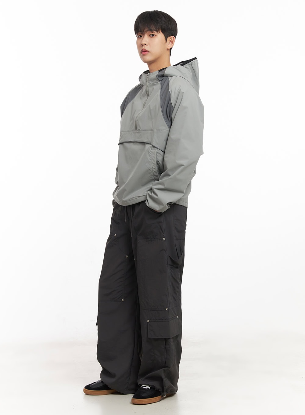 Men's Nylon Wide-Fit Cargo Pants IM517