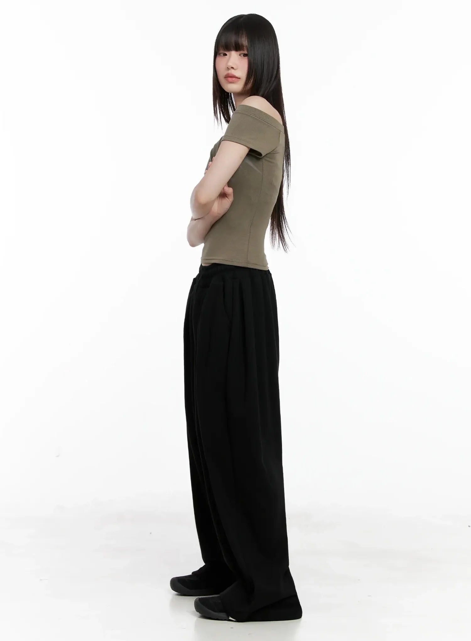 Asymmetric Off-Shoulder Graphic Top IL528