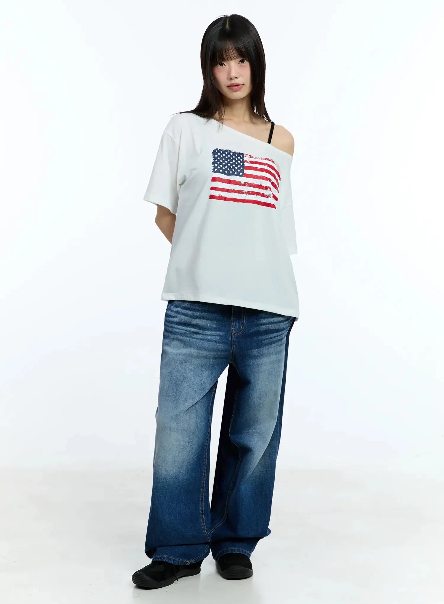 Off-Shoulder Graphic Print Tee IU525
