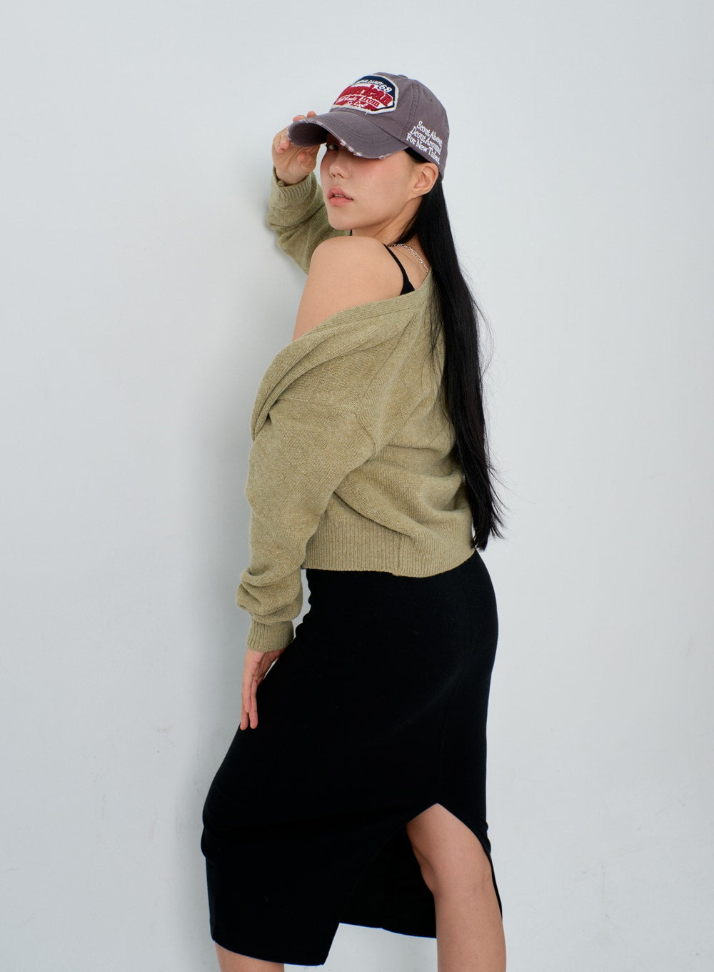 V-Neck Knit Cardigan IJ330