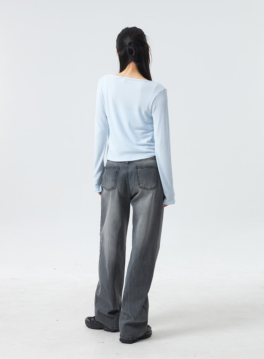 Low Rise Mid-Wash Jeans CM327