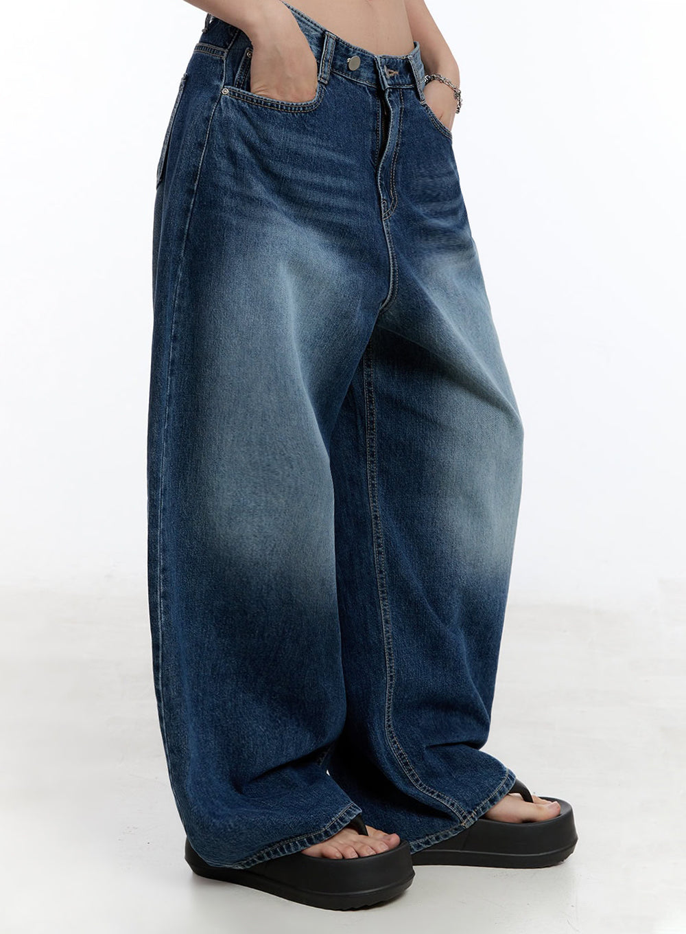 Amelie Washed Wide-Leg Jeans IU504