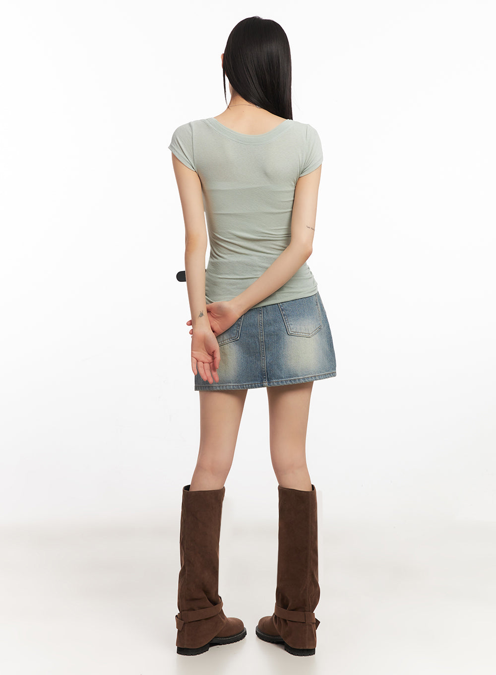 Slim-Fit Slightly Sheer Top IA528