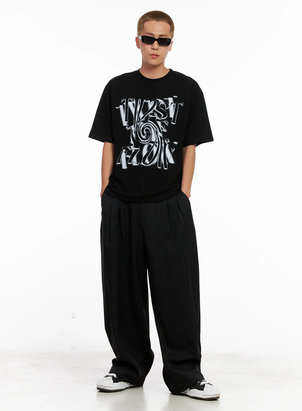 Men's Twist Graphic Tee IL521