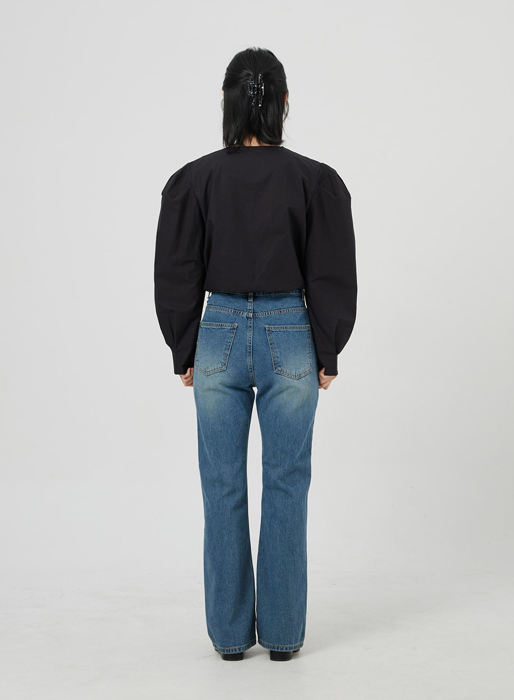 V-Neck Cropped Blouse OM303