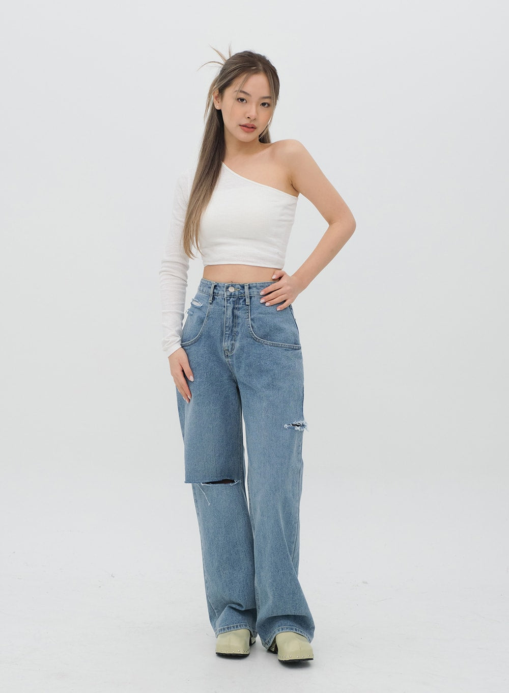 Torn Wide Leg Jeans C1002