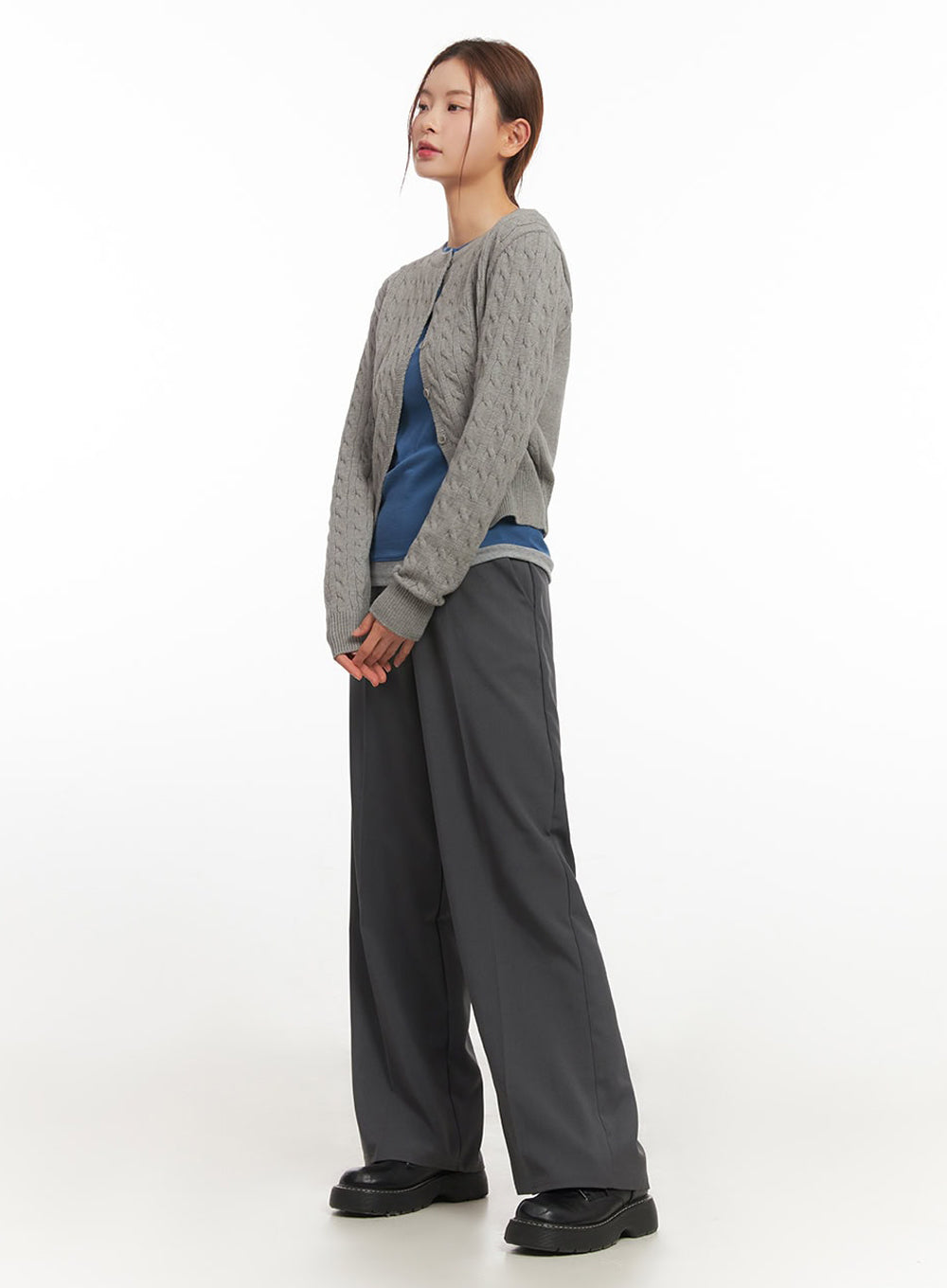 Cable-Knit Buttoned Cardigan IM524