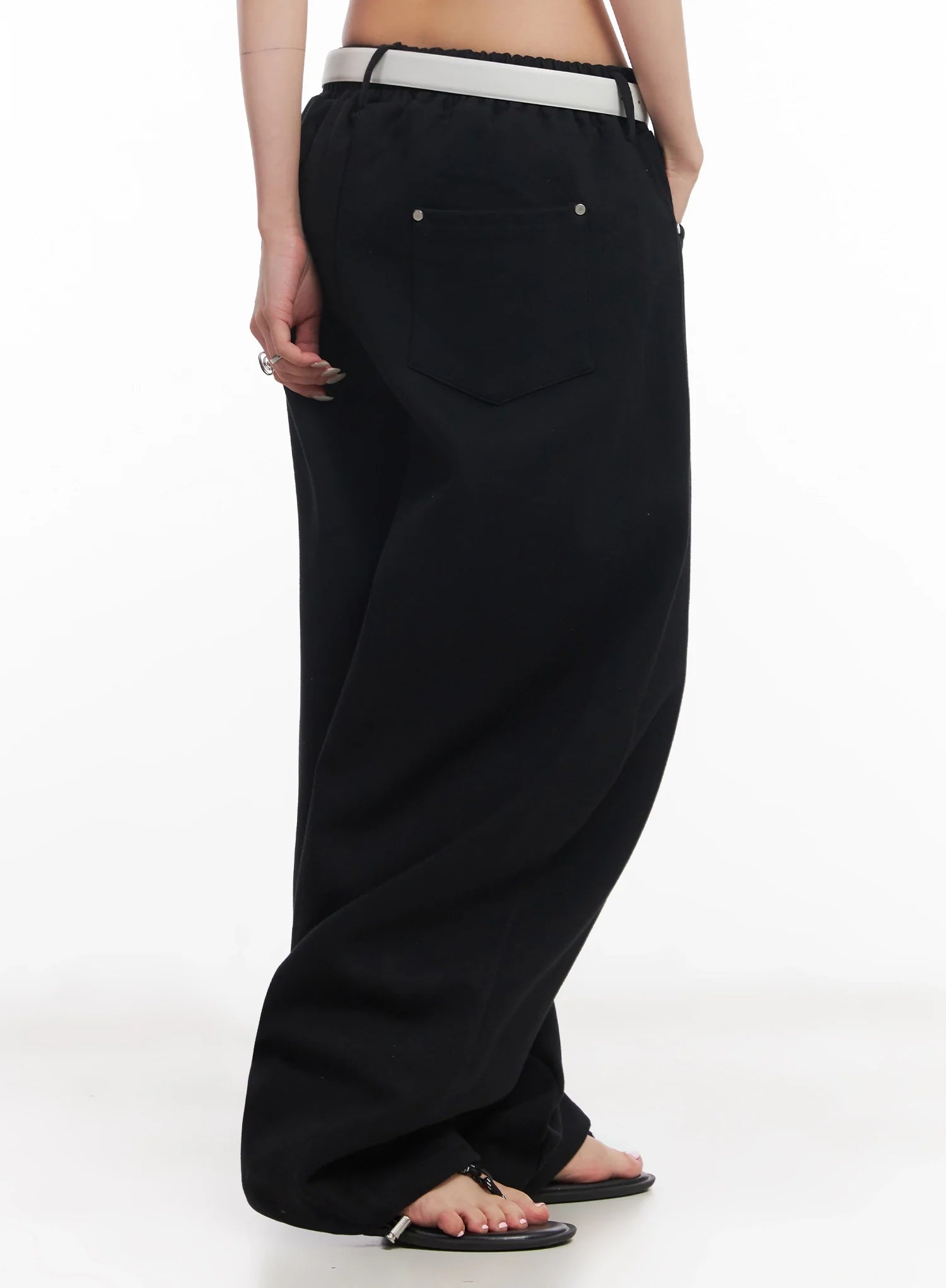 Chaeryeong Belted Wide-Leg Sweatpants IC503