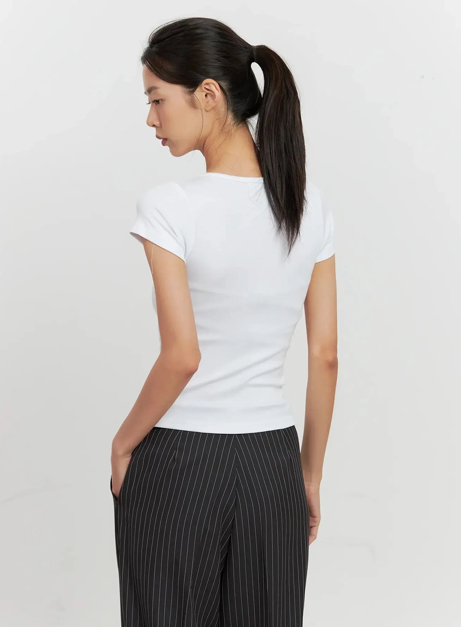 Round Neck Short-Sleeve Top IL528