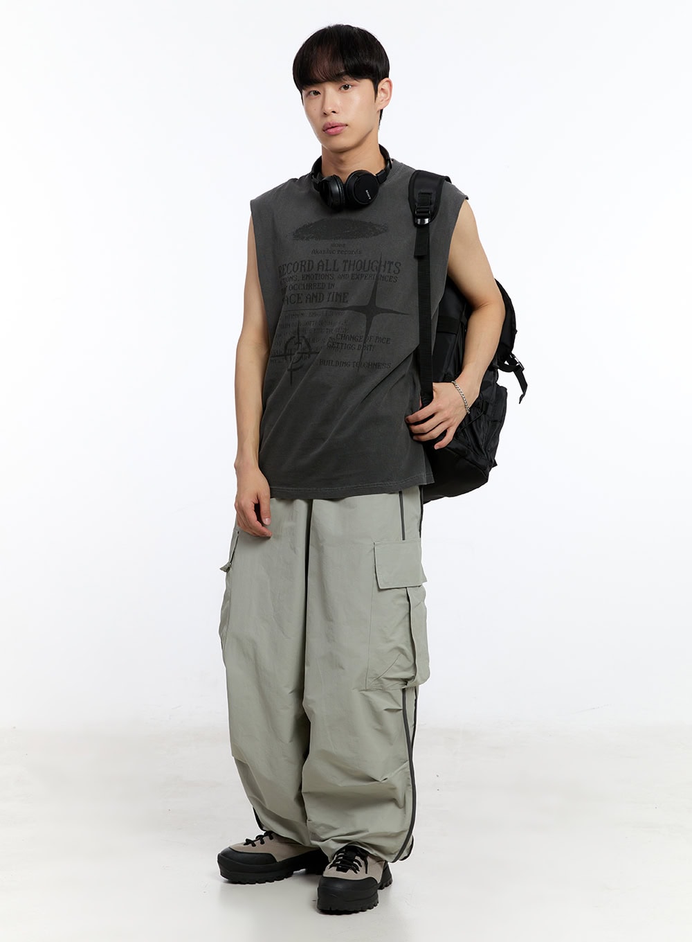 Men's Cargo Balloon-Fit Windbreaker Pants IY530