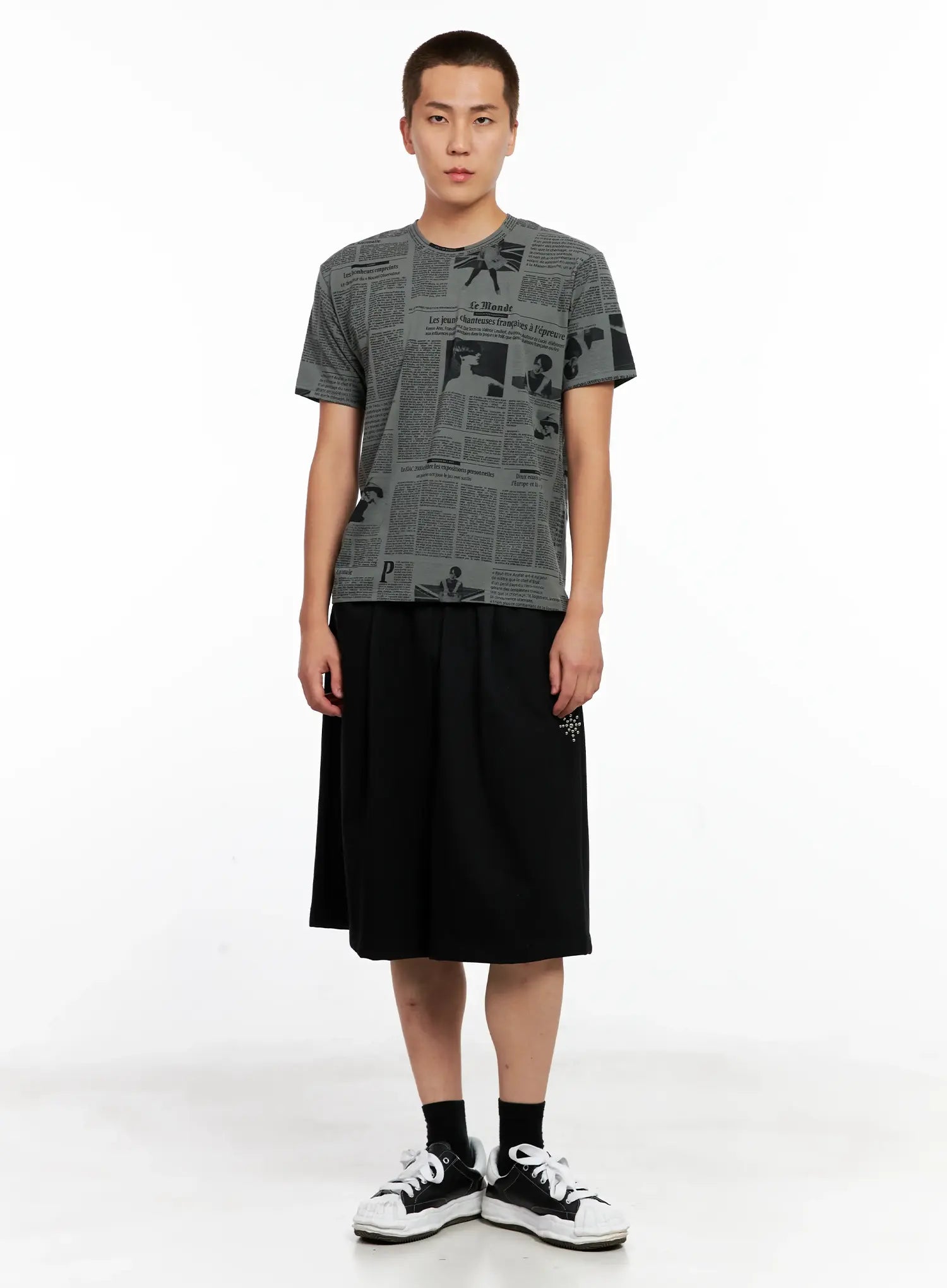 Men's Newspaper Graphic Tee IG511