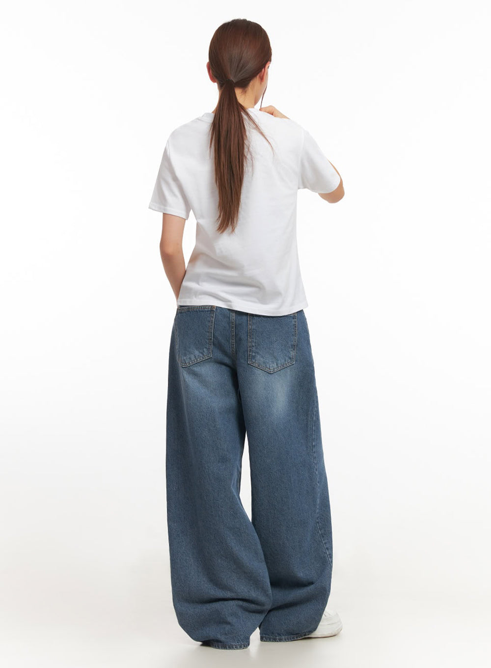 Bear Graphic Tee IM513