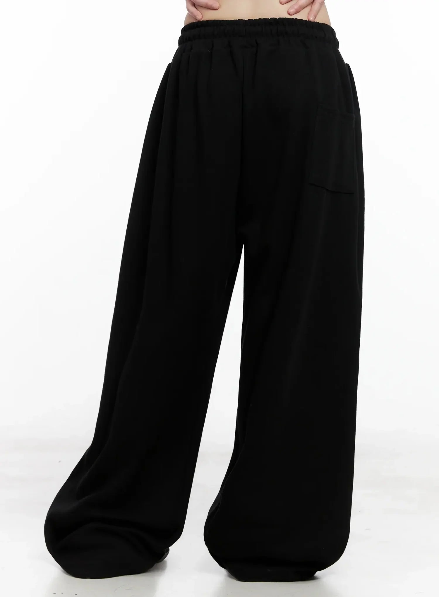 Wide-Leg Drawstring Sweatpants IL528