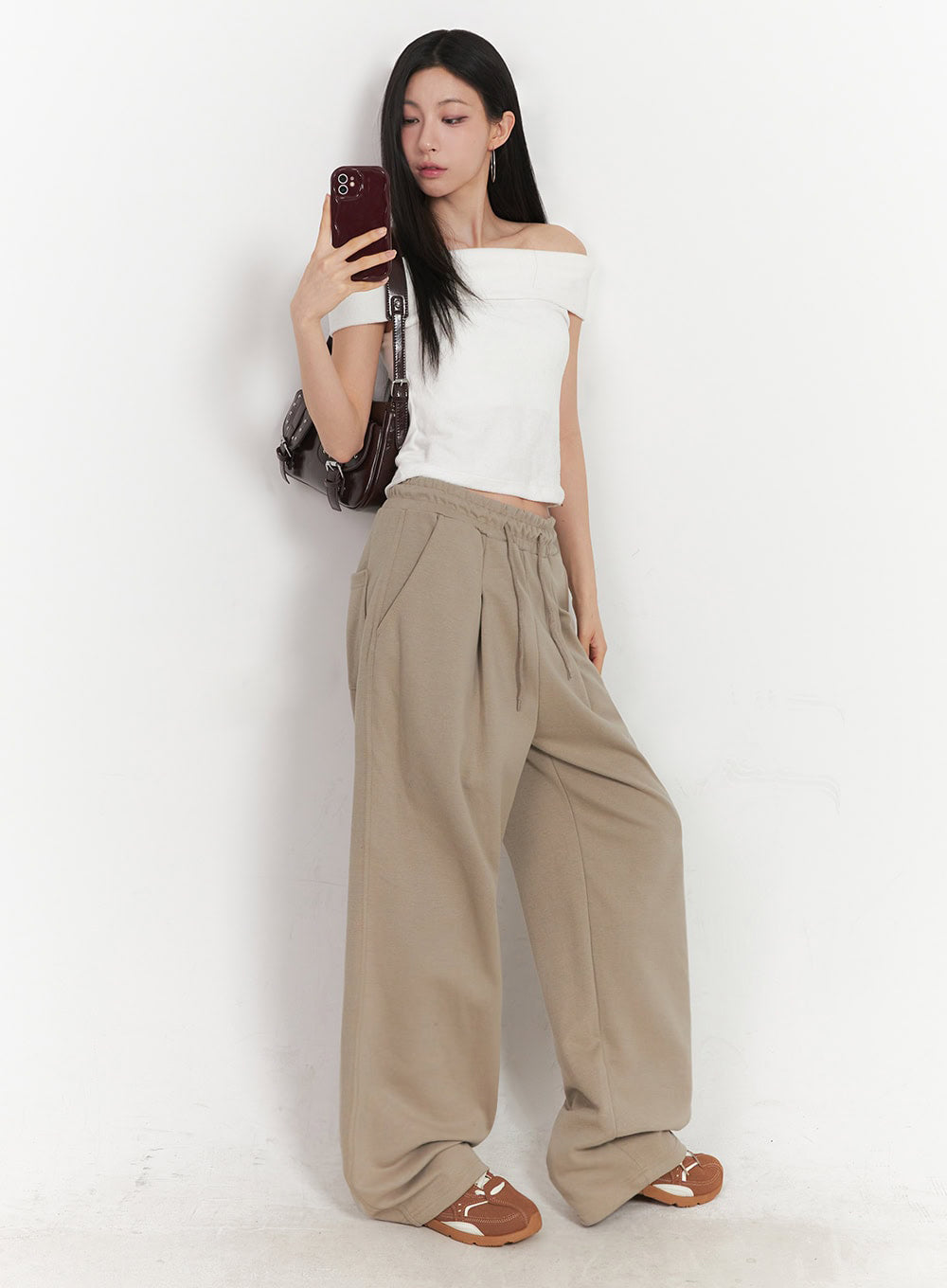 Cotton Pintuck Wide-Fit Sweatpants IY516