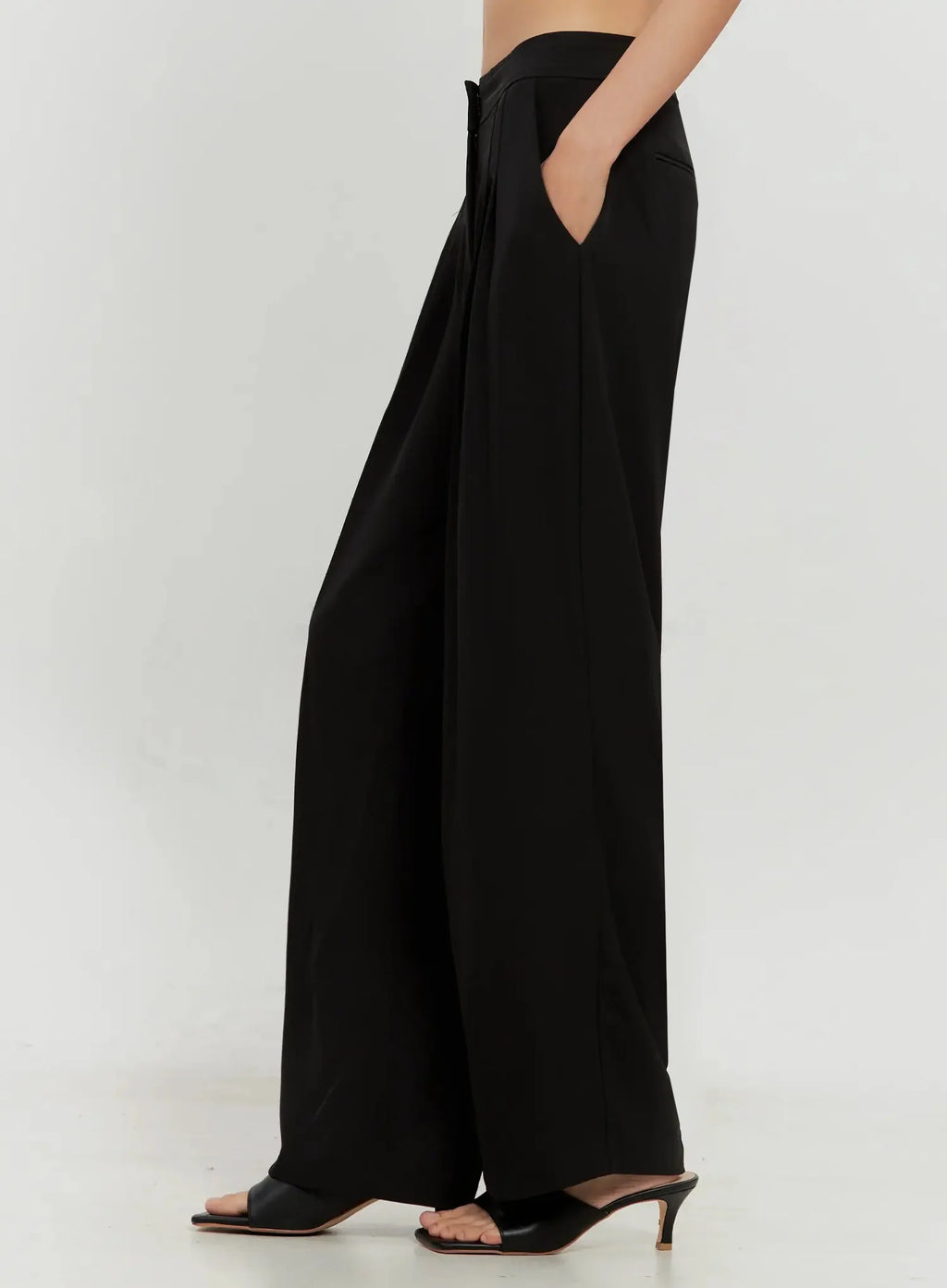 Chic Pintuck Wide-Leg Slacks IS516