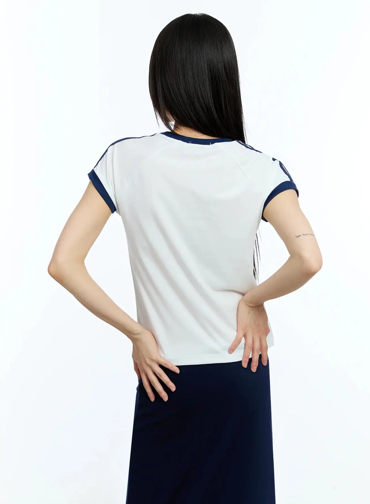 Graphic Two-Tone Tee IU523