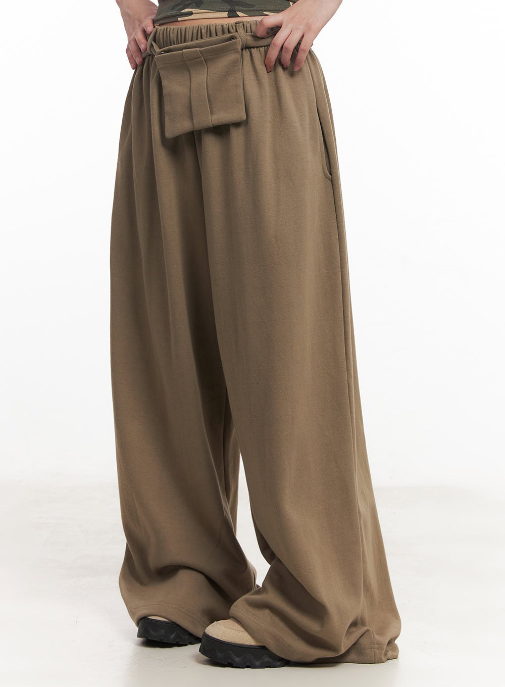 Pintuck Belt Wide-Leg Sweatpants IM528