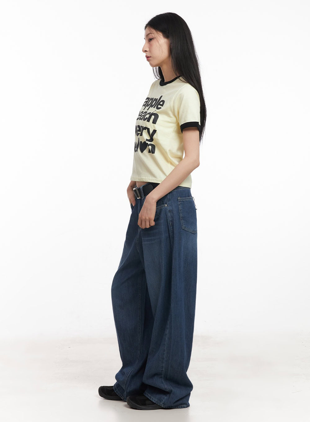 Contrast Graphic Crop Top IY529