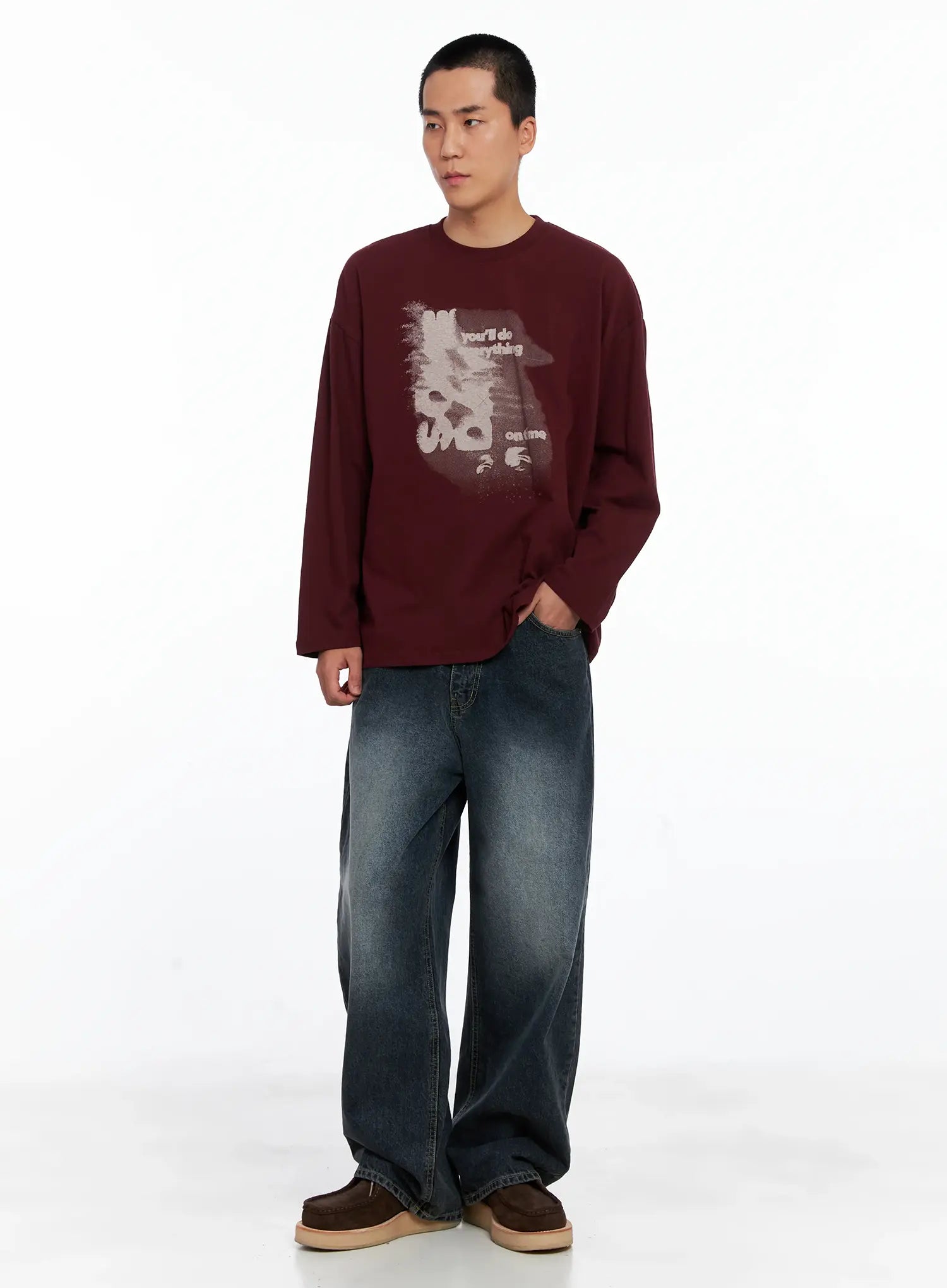 Men's Relaxed-Fit Washed Jeans IS509