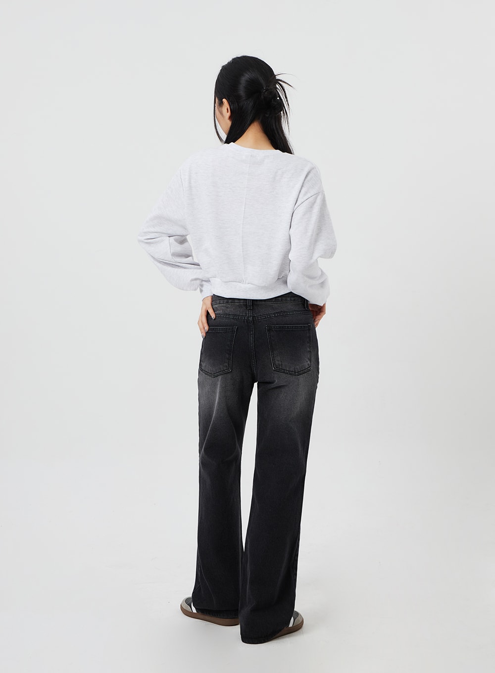 Graphic Cropped Sweatshirt CF327