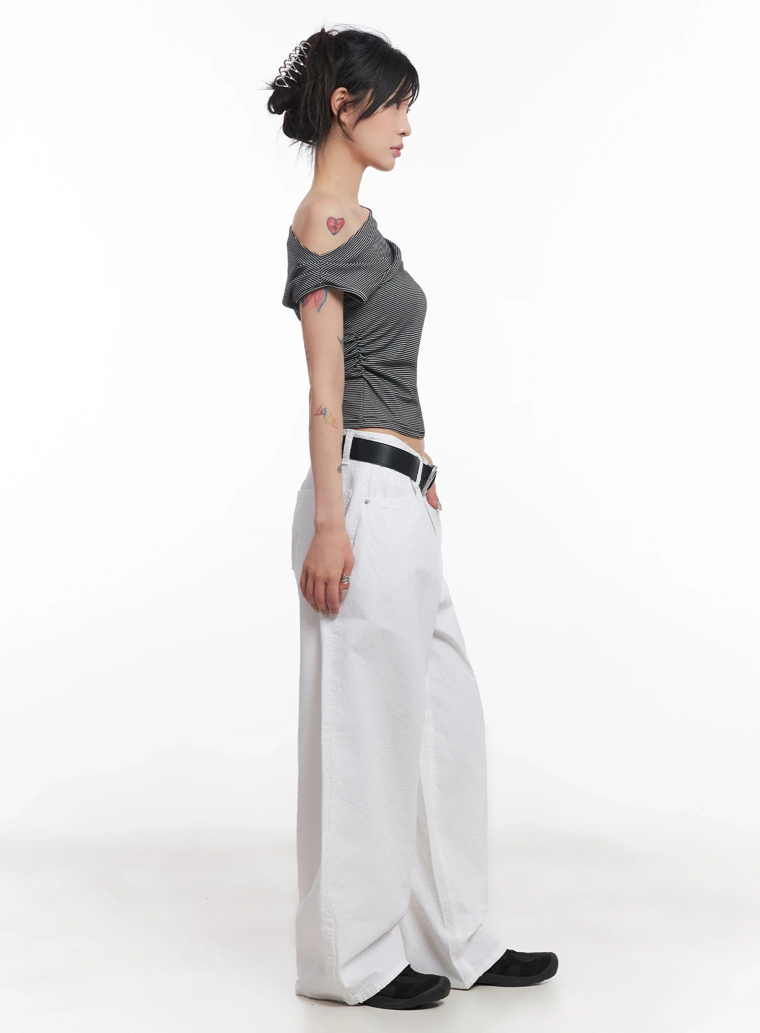 Chic Off-Shoulder Striped Tee IC503