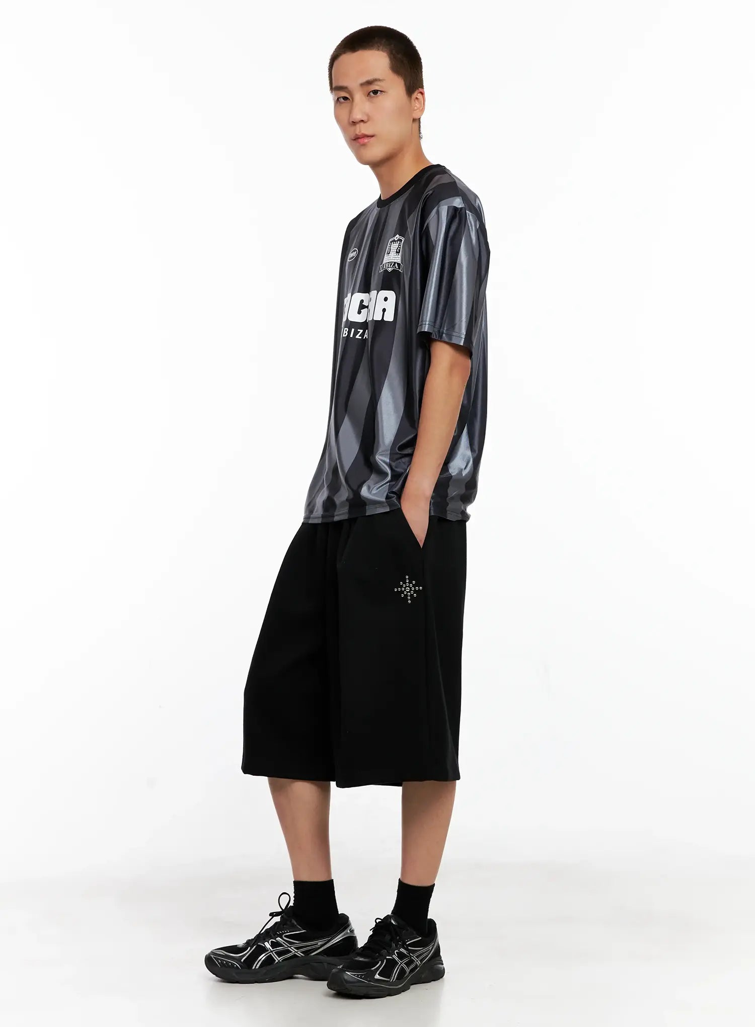 Men's Studded Bermuda Shorts IG511