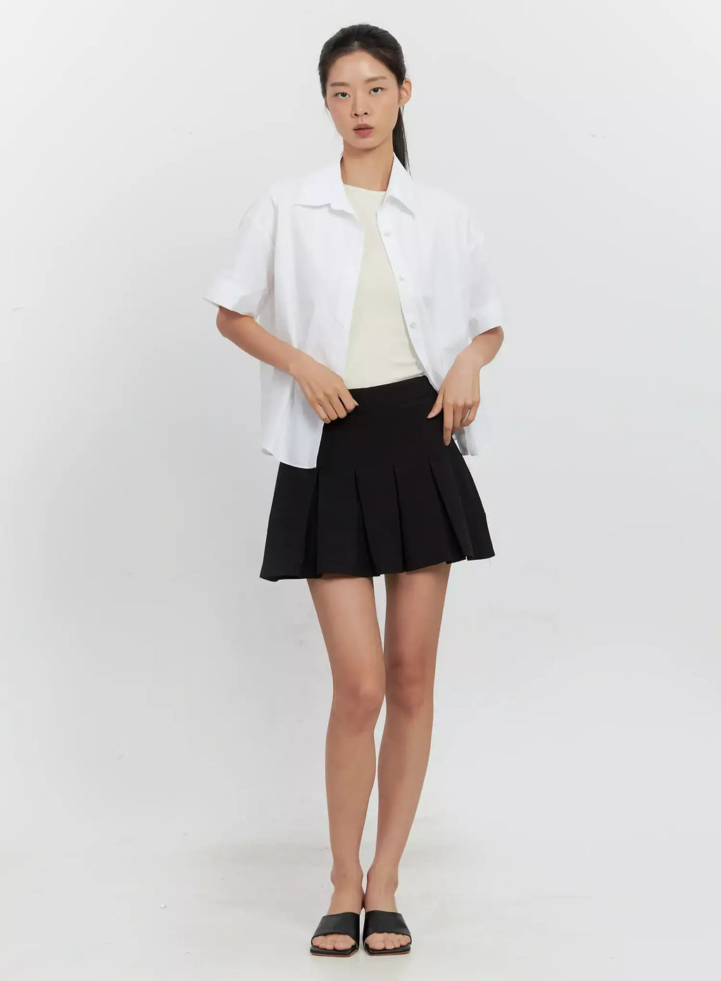 Collared Short-Sleeve Button-Up Shirt IL528