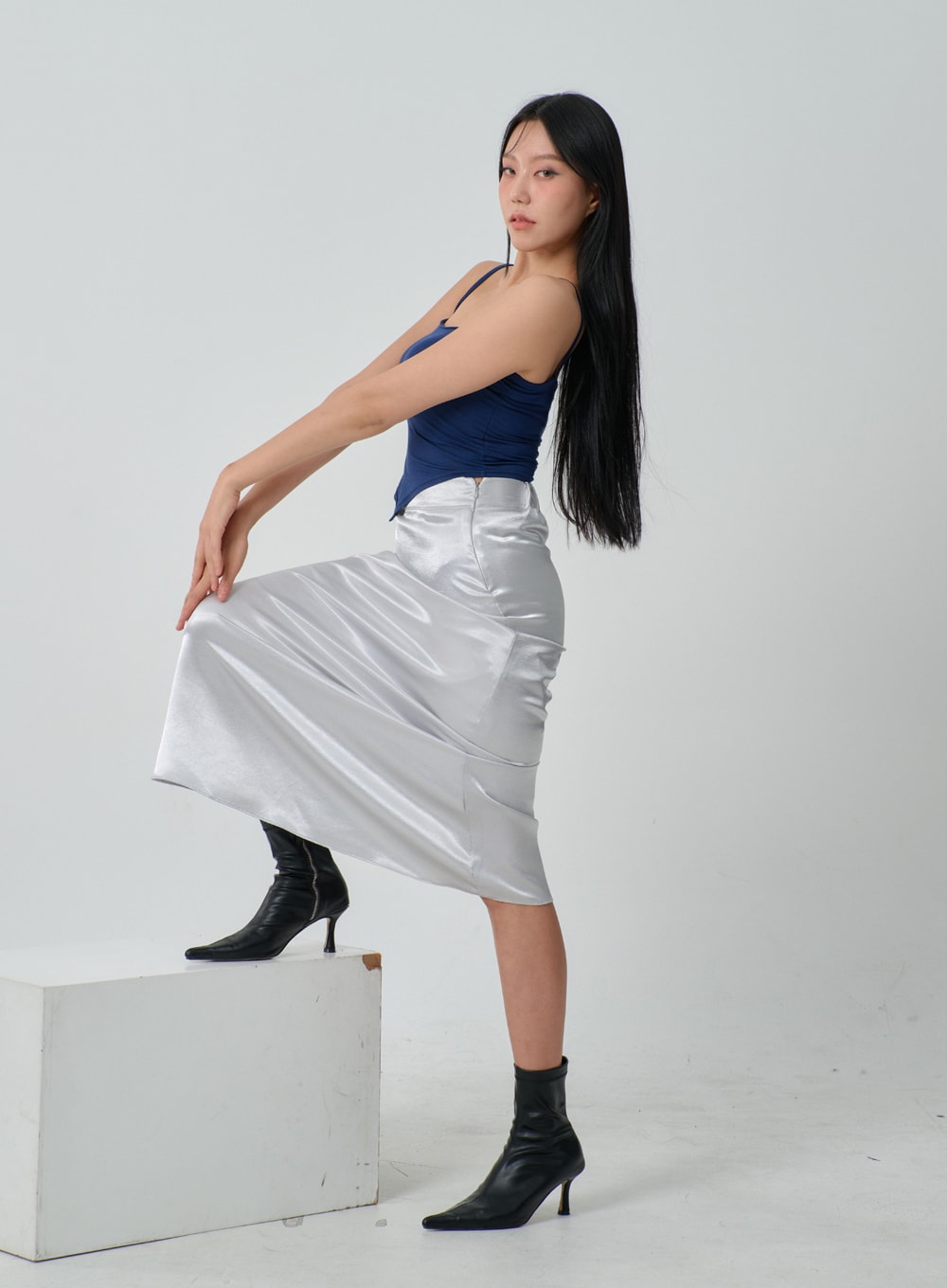 Thin Strap Cropped Top IJ320