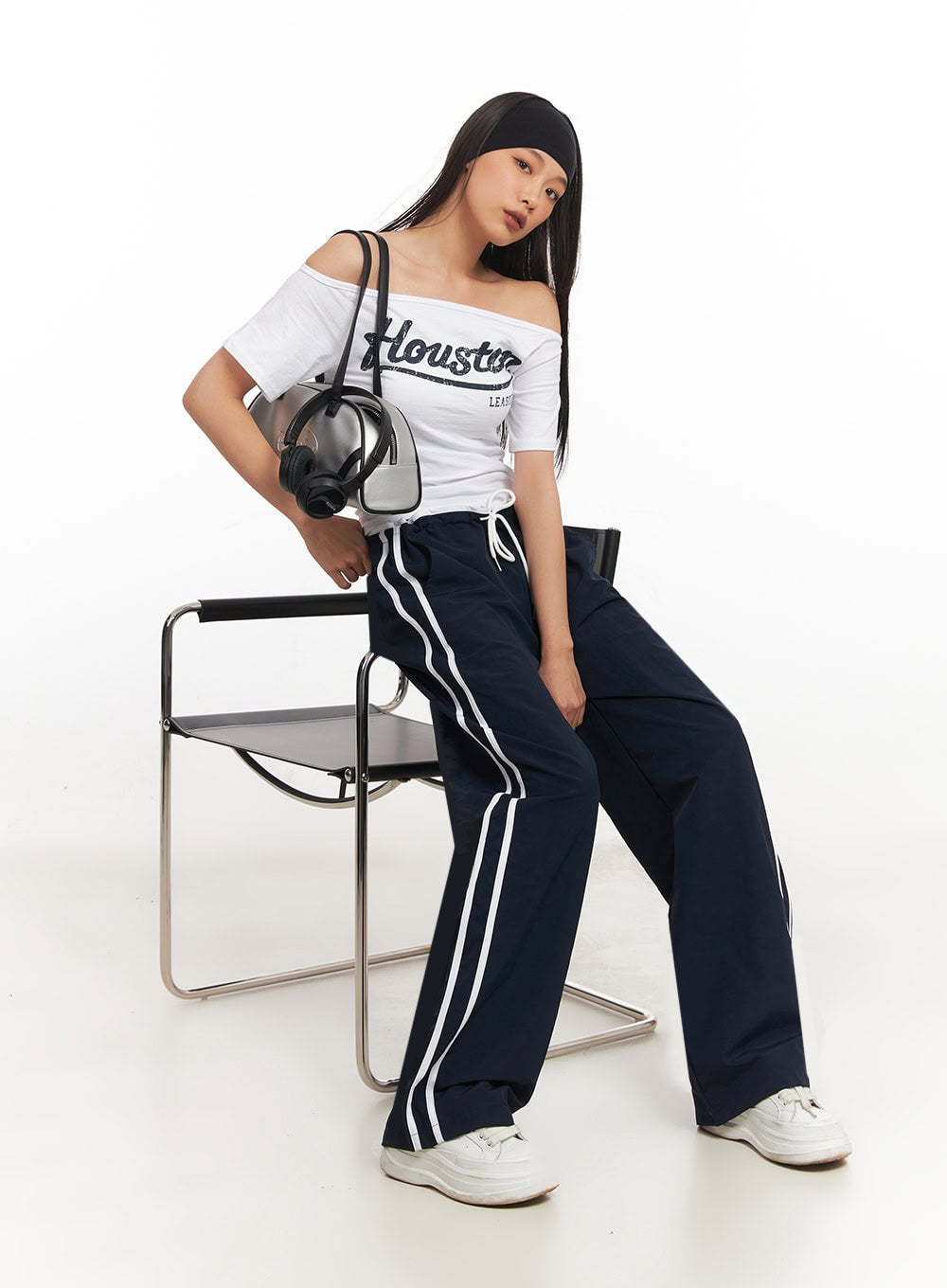 Cotton Graphic Off-Shoulder T-Shirt IA507