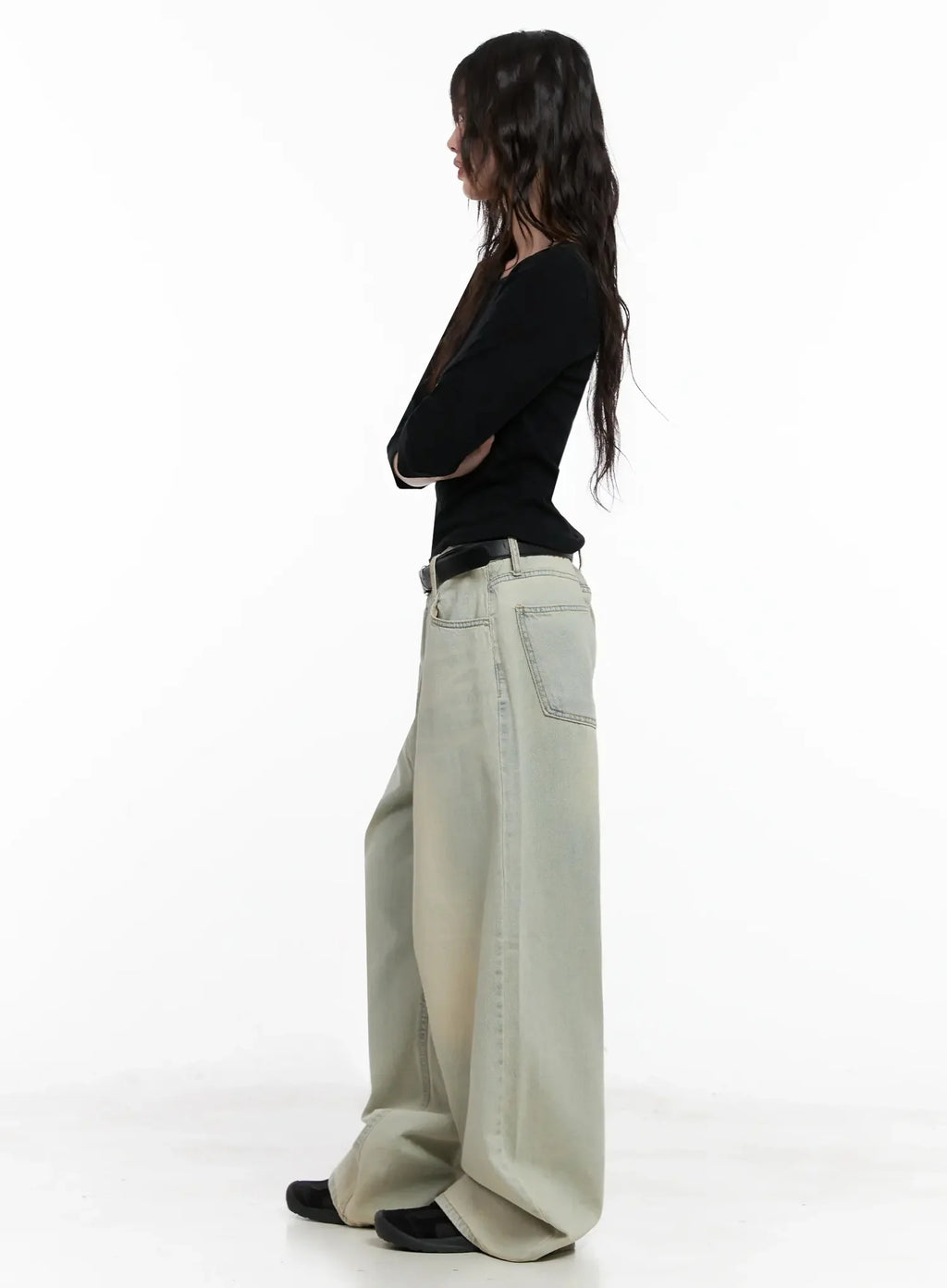 Minimalist Black Boat Neck Top IL531