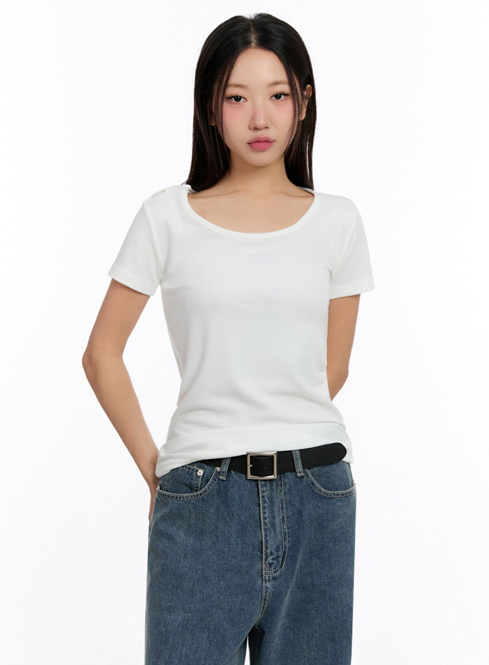 Slim-Fit Buttoned U Neck Top IU509
