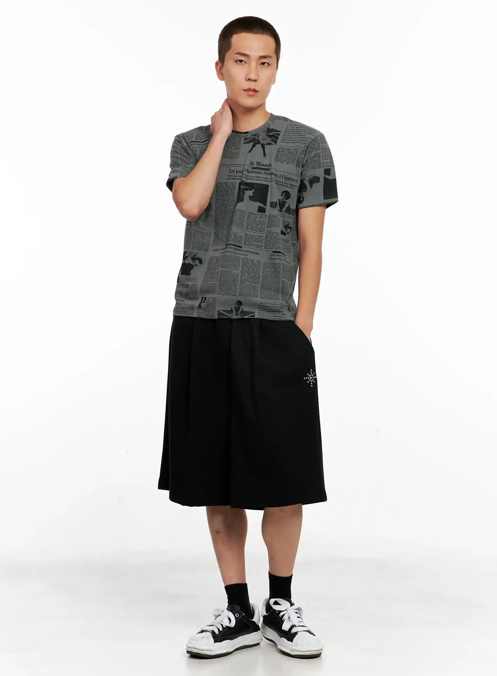 Men's Newspaper Graphic Tee IG511