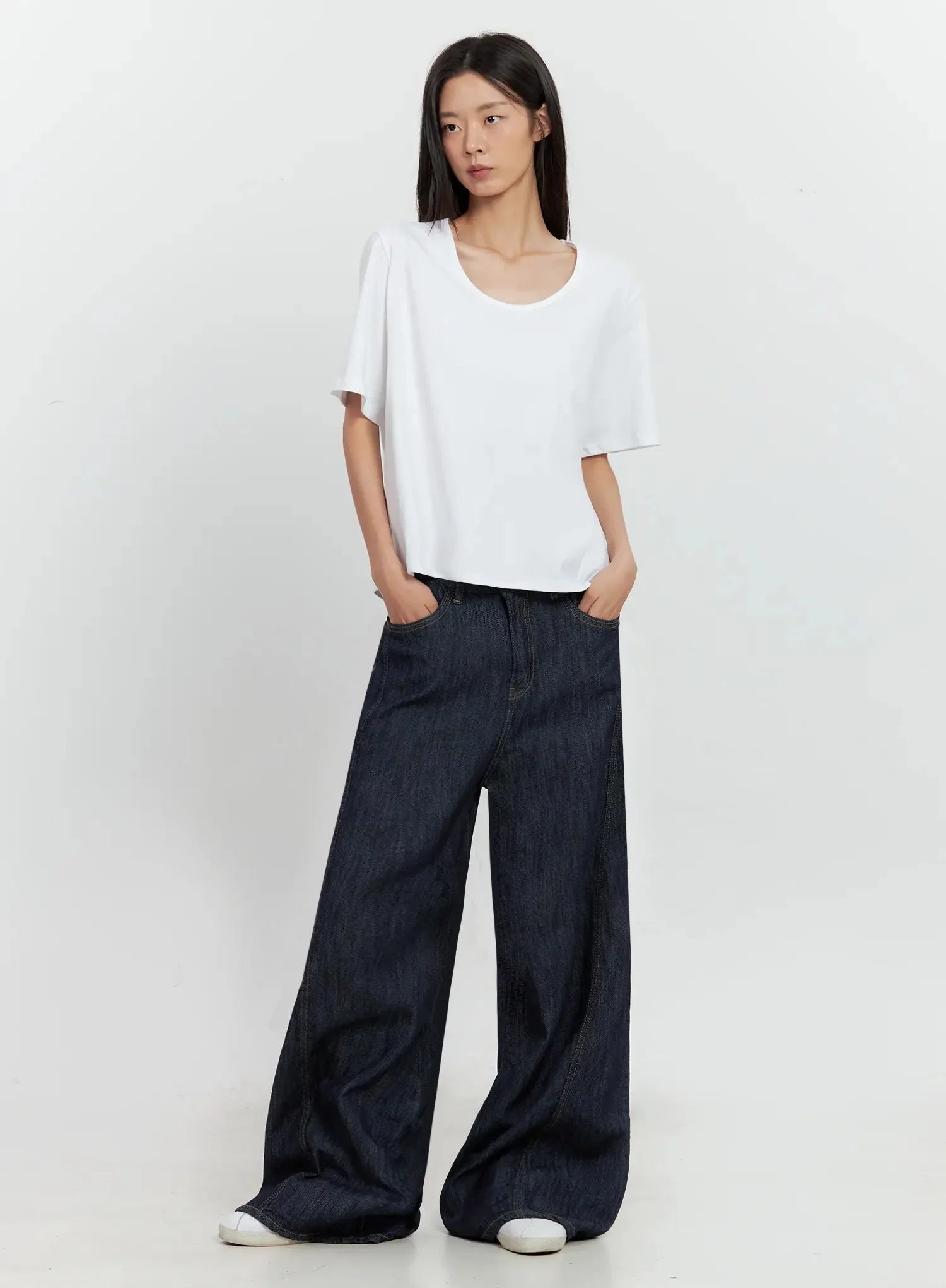 Basic U-Neck T-Shirt IL528