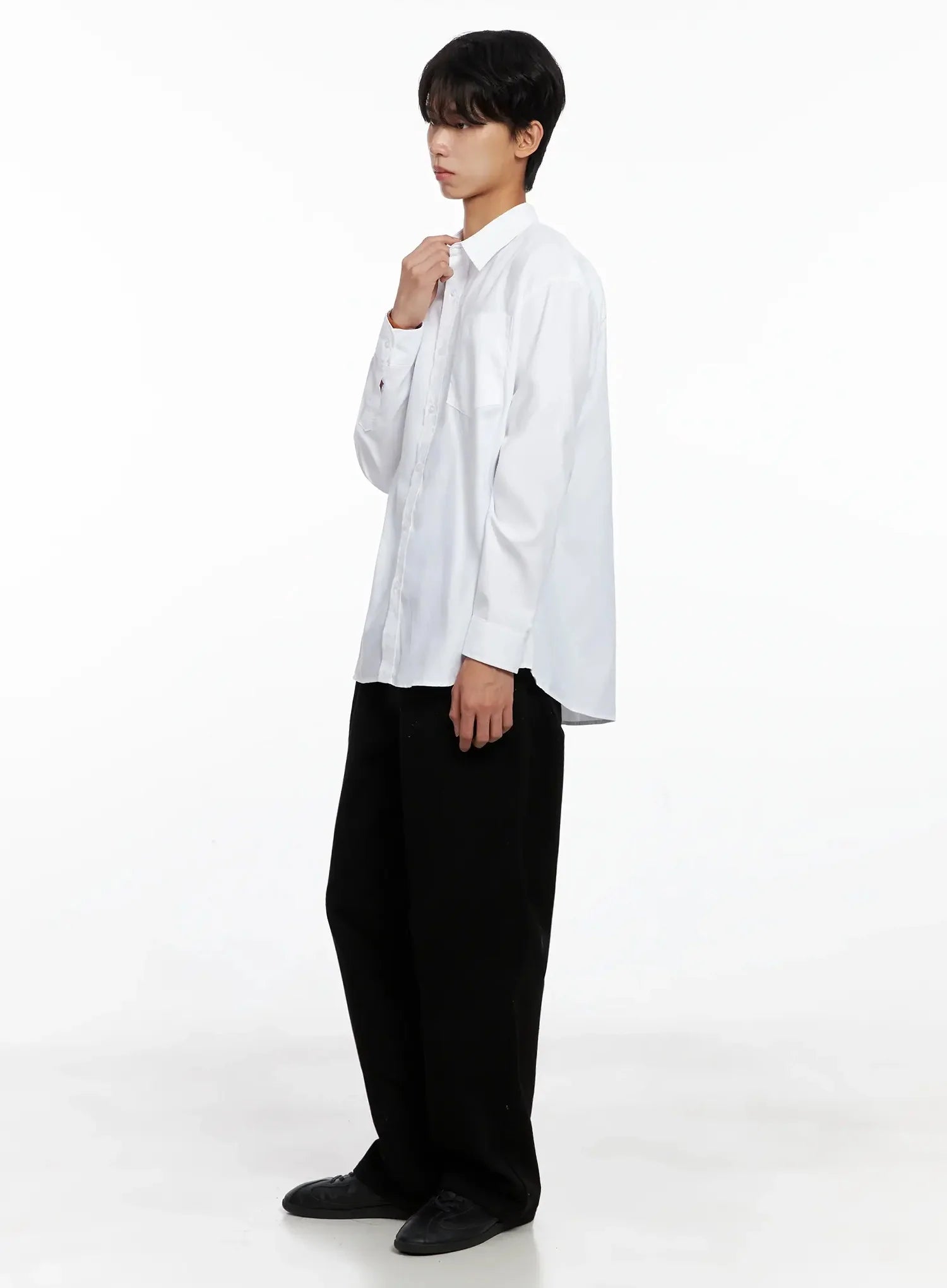 Men's Essential Button-Up Shirt IO517