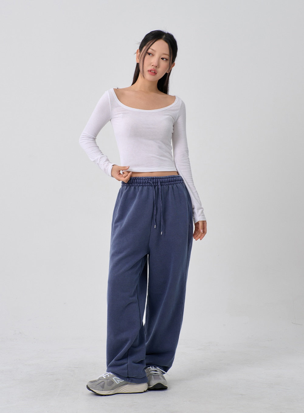 Wide U-Neck Semi Crop T-Shirt CN09