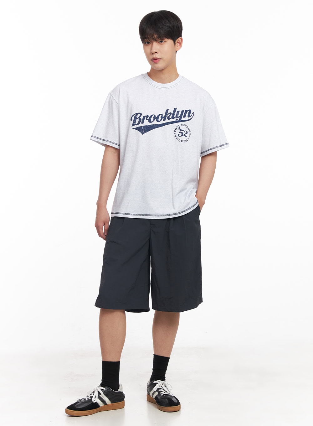 Men's Wide-Fit Nylon Pintuck Shorts IY522