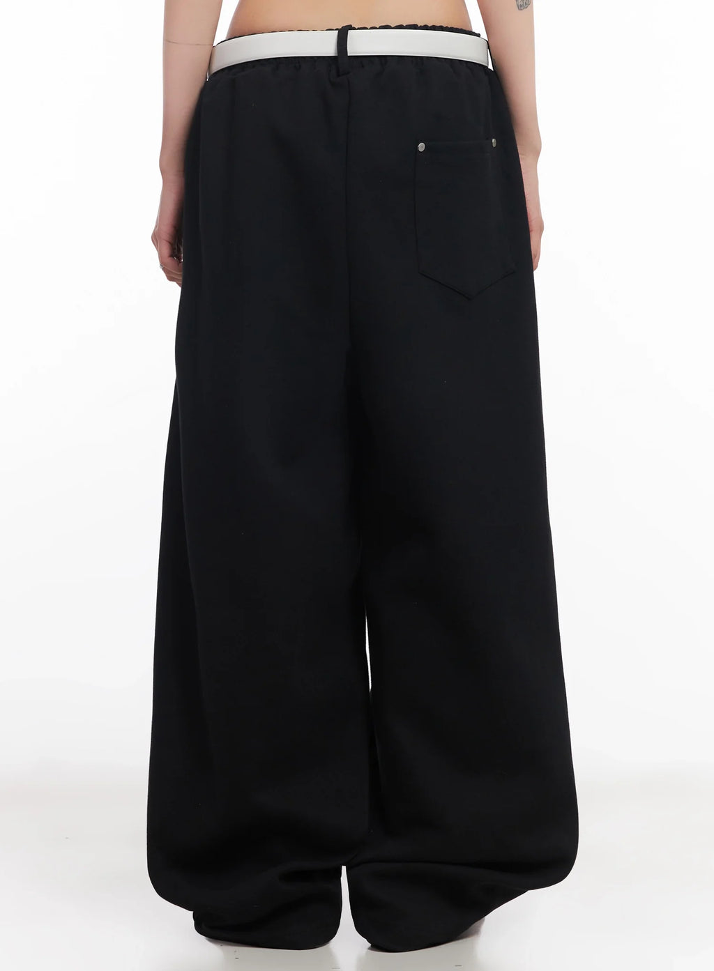 Chaeryeong Belted Wide-Leg Sweatpants IC503