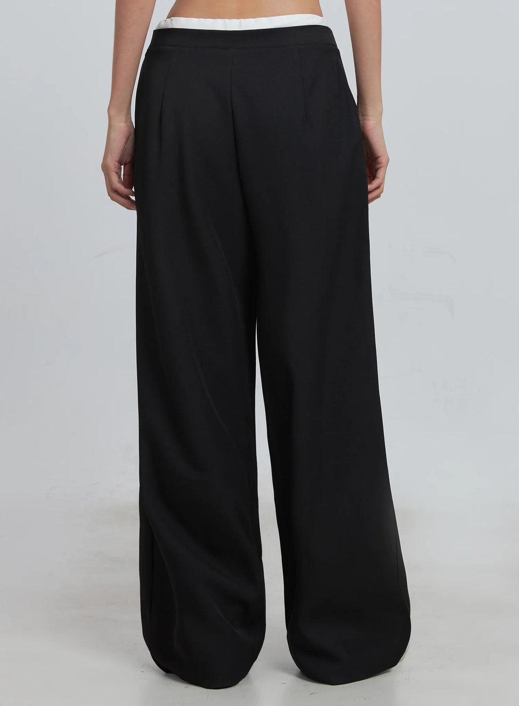 Layered Pintuck Wide-Leg Pants IU512