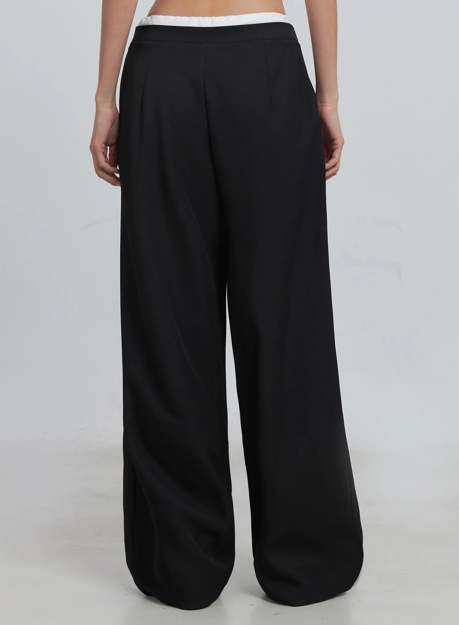 Layered Pintuck Wide-Leg Pants IU512