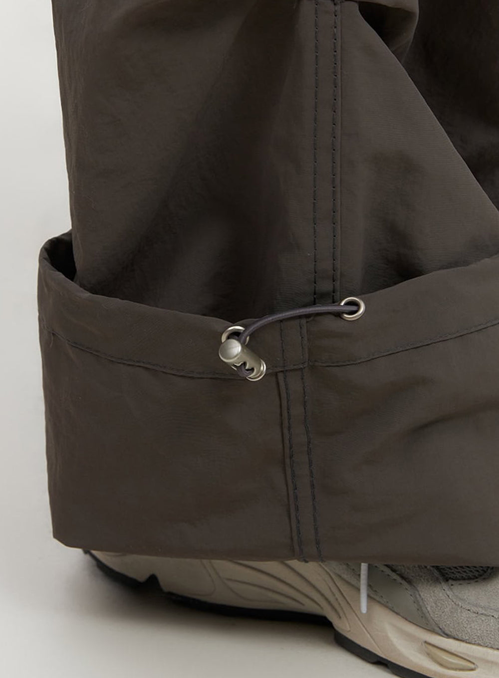 Pocketed Wide-Leg Cargo Pants IF510