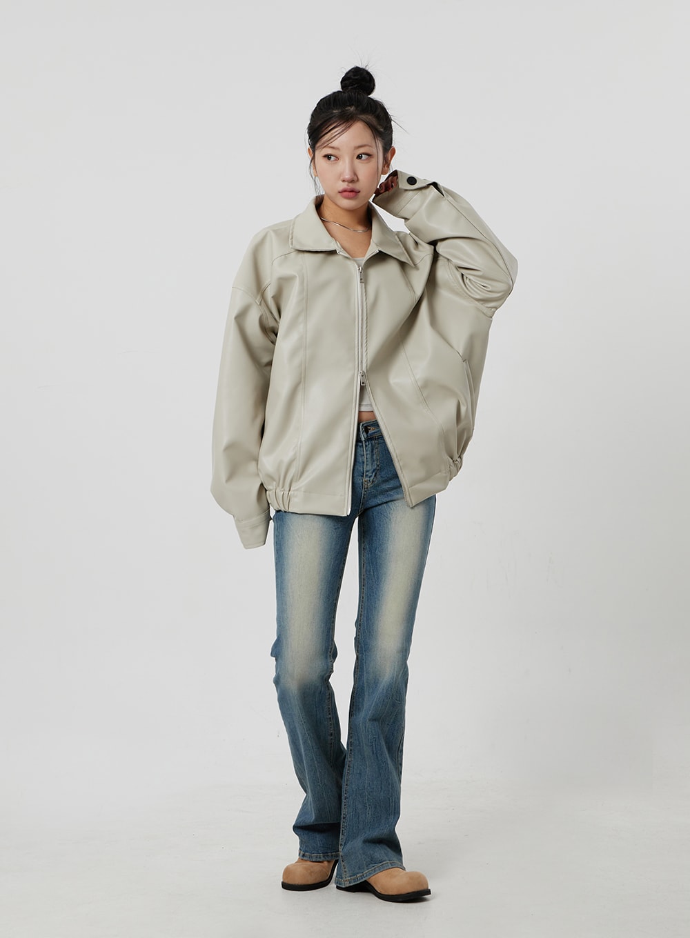 Low Rise Bootcut Jeans CF302