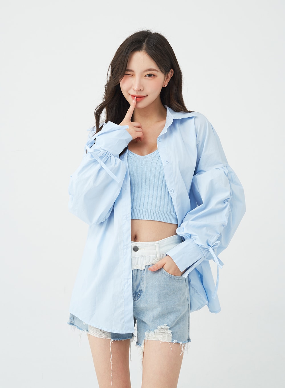 Two-Tone Distressed Denim Shorts BG12