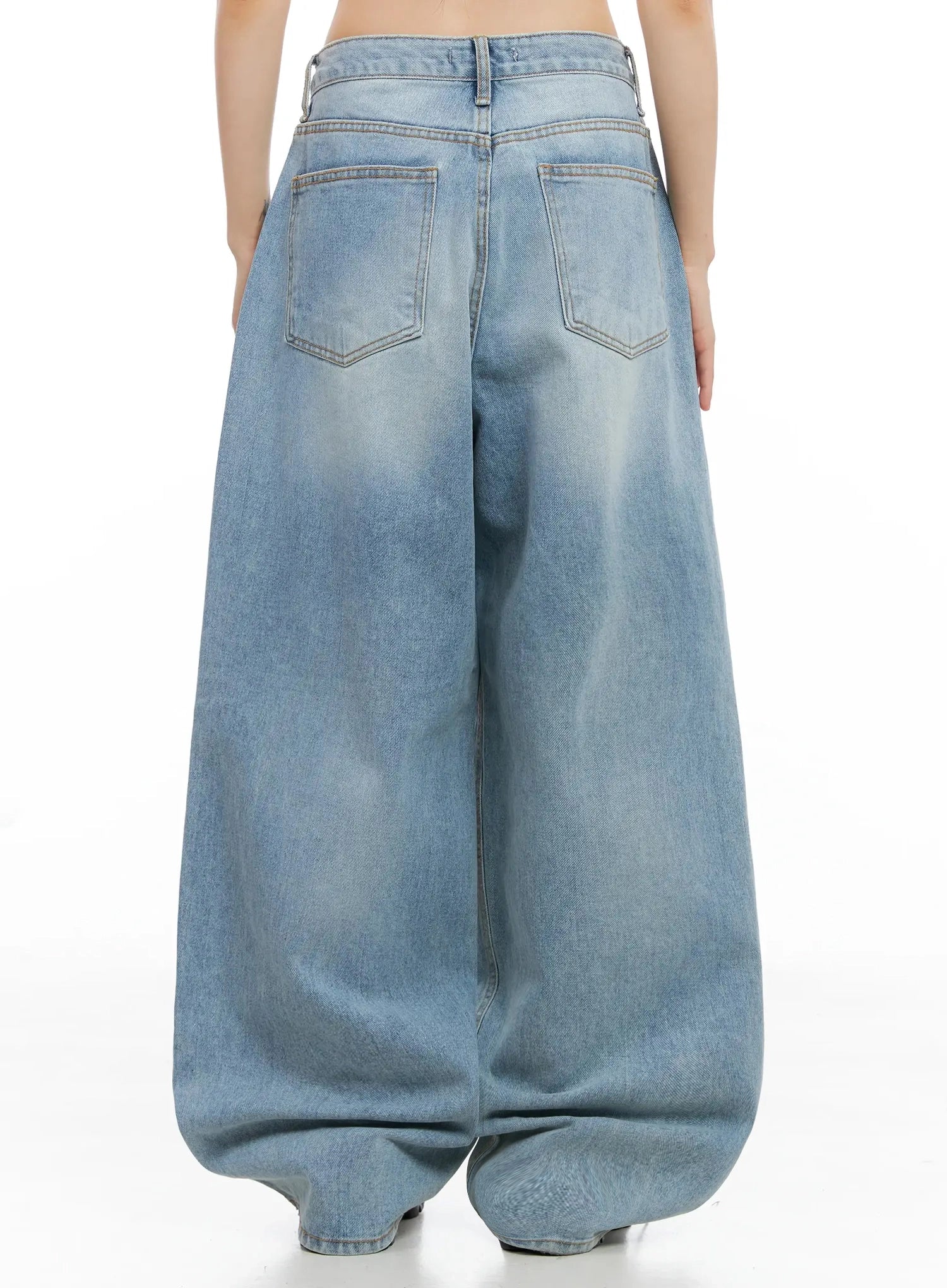 Dain Washed Wide-Leg Jeans IL531