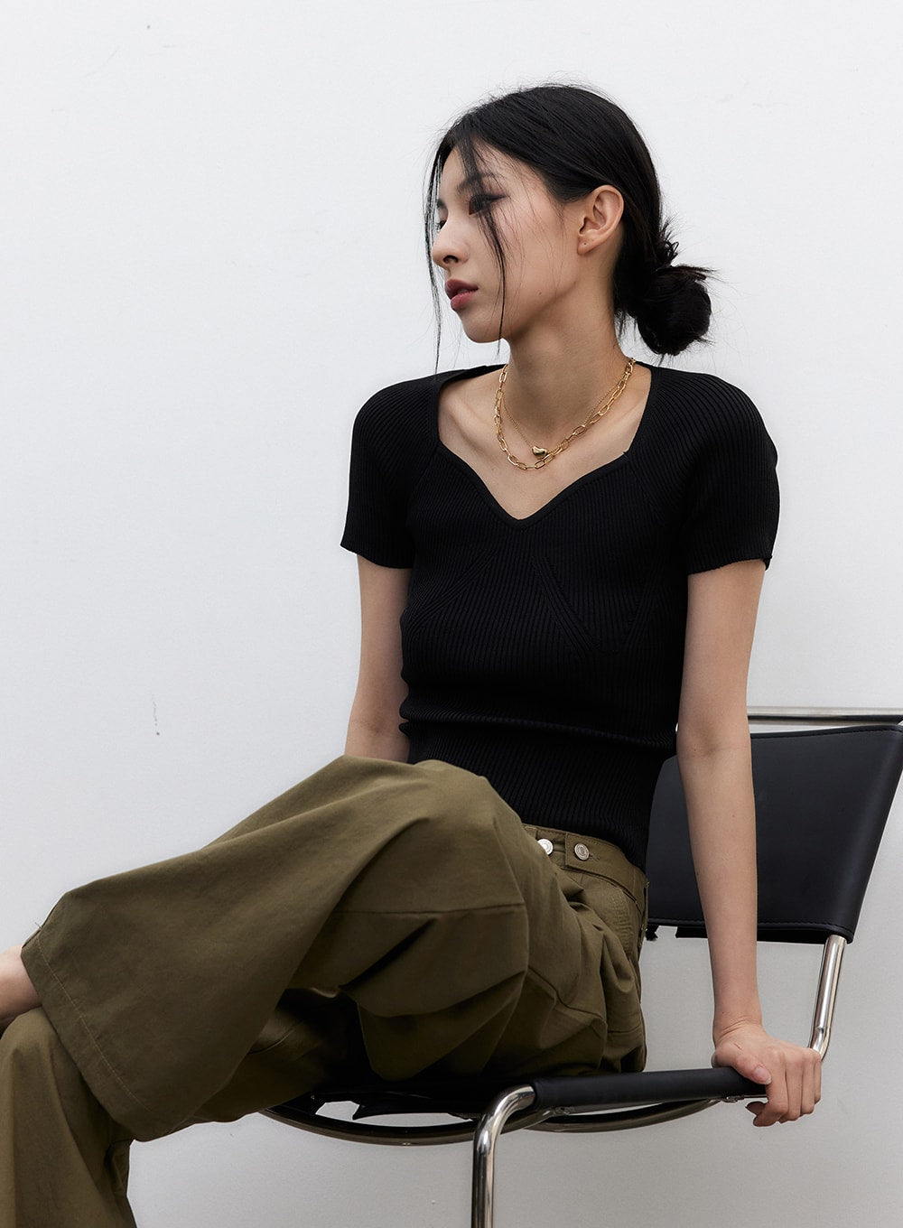 Heart Neck Ribbed Tee IY331